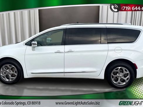 Used 2021 Chrysler Pacifica Limited w/ Premium & Safety Sphere Group AWD/4WD image 2