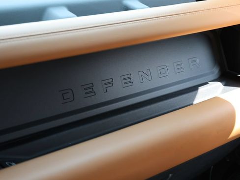 Used 2022 Land Rover Defender 110 X AWD/4WD image 33