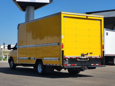 Used 2021 GMC Savana 3500 Extended w/ Power Convenience Package RWD image 5