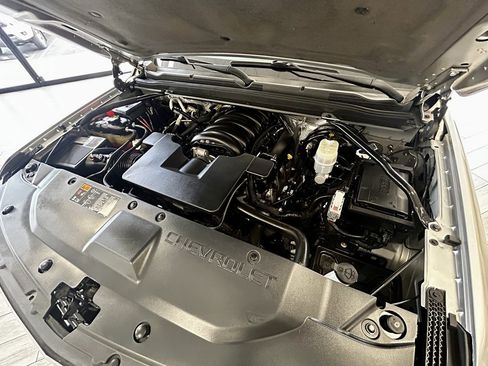 Used 2015 Chevrolet Suburban LT image 19