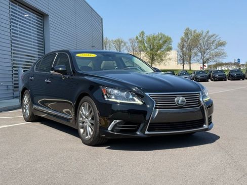 Used 2016 Lexus LS 460 w/ Comfort Package image 5