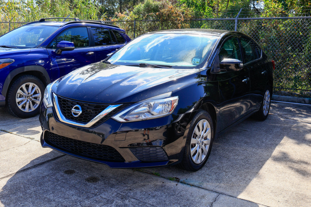 Used 2017 Nissan Sentra S FWD image 4