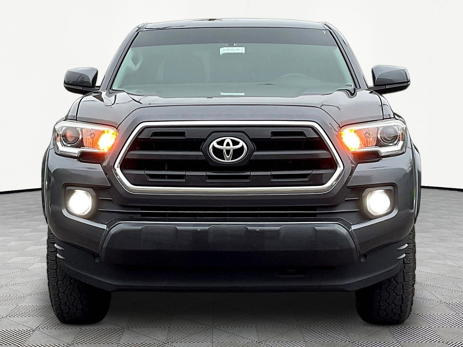 Used 2017 Toyota Tacoma SR5 w/ Tow Package AWD/4WD image 2