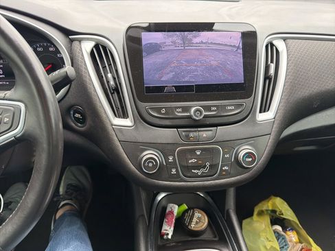 Used 2022 Chevrolet Malibu RS FWD image 11