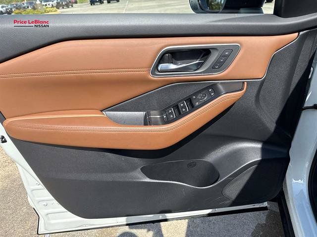 Certified 2026 Nissan Rogue Platinum w/ Platinum Premium Package AWD/4WD image 18