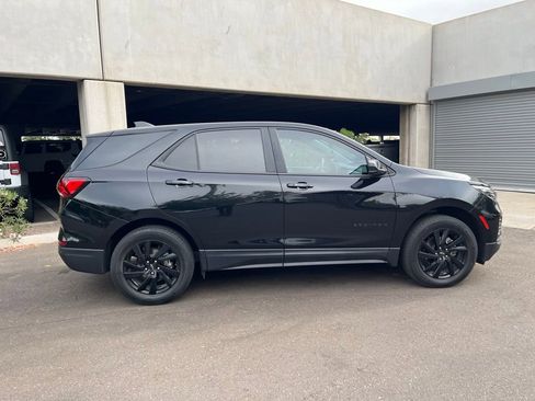 Used 2024 Chevrolet Equinox LS w/ LS Convenience Package image 3
