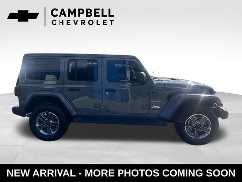 Used 2022 Jeep Wrangler Unlimited Sahara AWD/4WD image 6