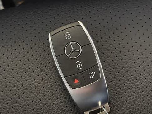 Used 2022 Mercedes-Benz GLC 300 image 37