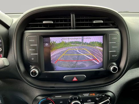Used 2022 Kia Soul LX w/ Technology Package FWD image 13