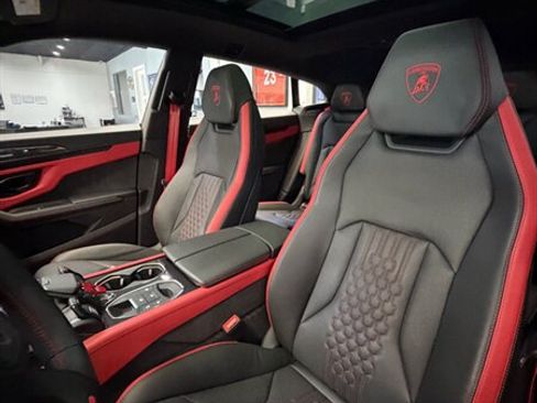 Used 2025 Lamborghini Urus SE AWD/4WD image 14