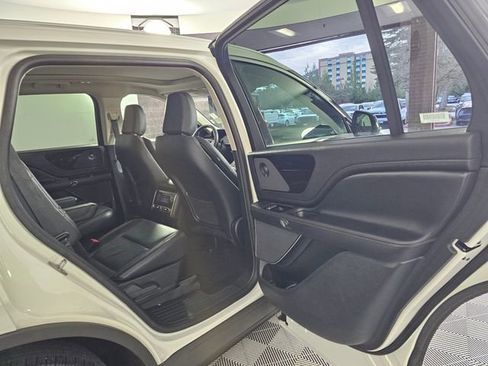 Used 2024 Lincoln Aviator Reserve image 14