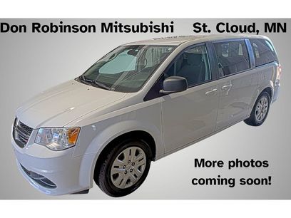 Used 2018 Dodge Grand Caravan SE w/ UConnect Hands-Free Group