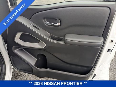 Used 2023 Nissan Frontier SV w/ Technology Package image 41