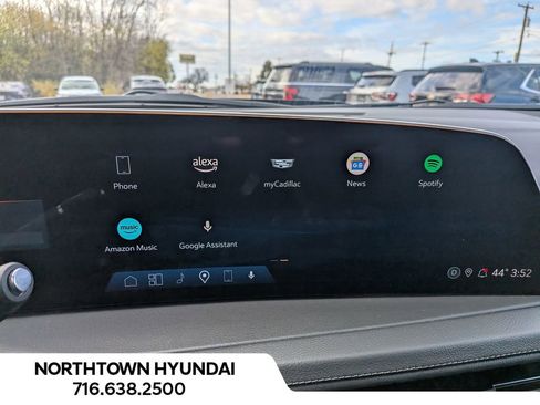 Used 2025 Cadillac XT4 Premium Luxury image 24