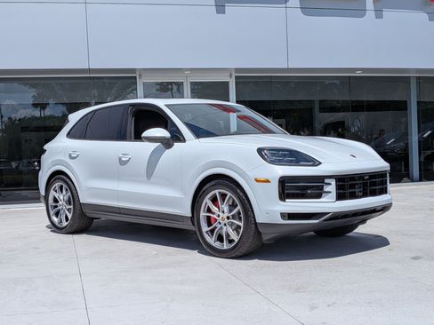 New 2026 Porsche Cayenne S AWD/4WD image 7