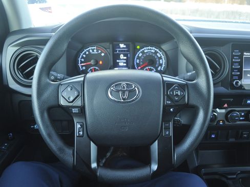 Used 2022 Toyota Tacoma SR image 17