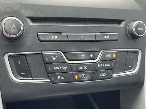 Used 2016 Ford Fusion SE FWD image 20