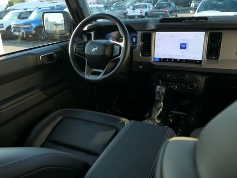 Used 2025 Ford Bronco Outer Banks image 26
