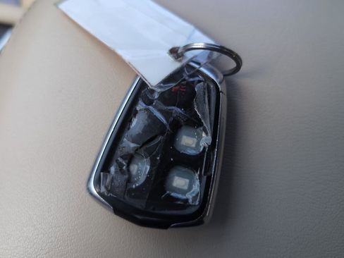 Used 2018 Cadillac XT5 FWD image 30