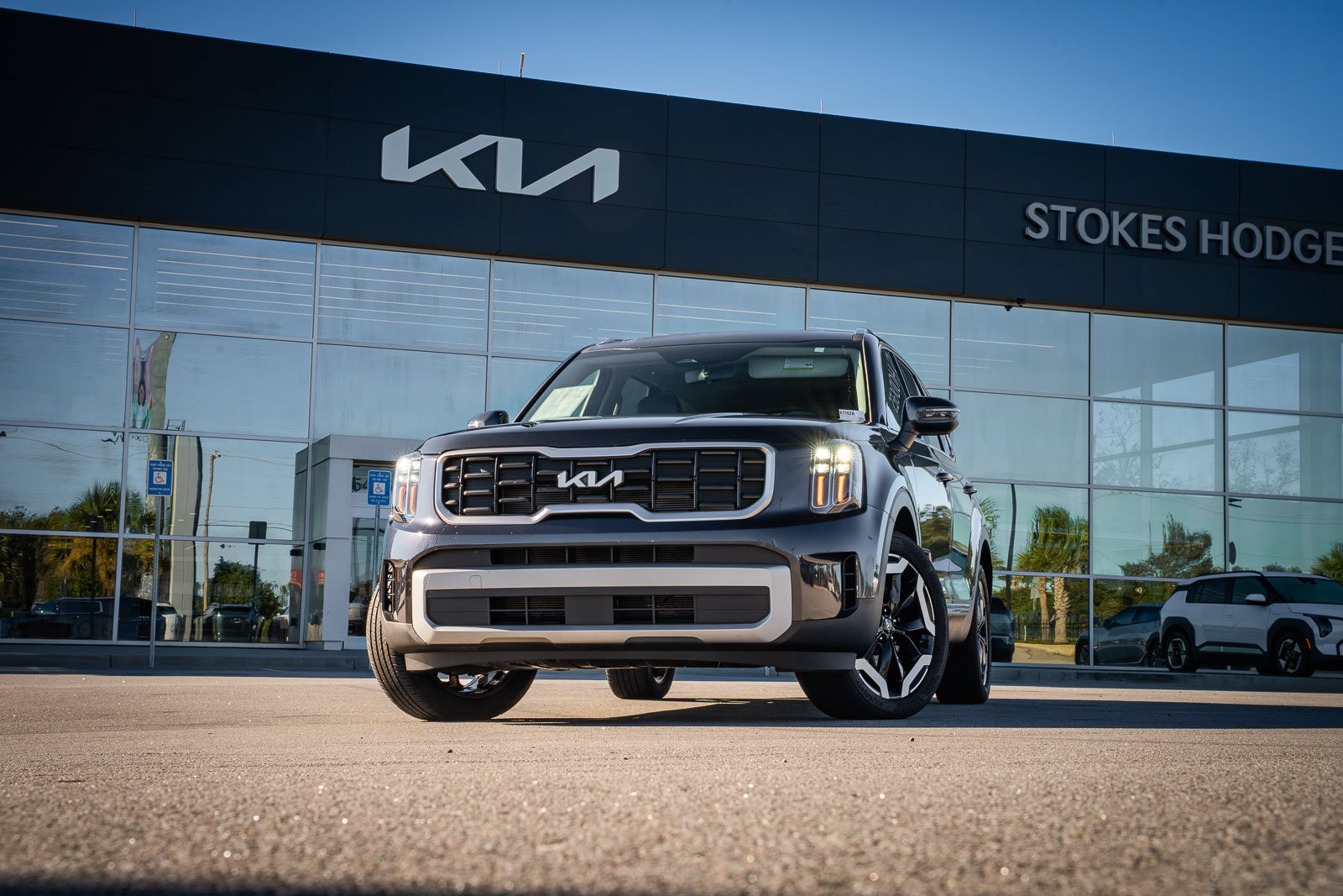 Used 2025 Kia Telluride S FWD image 2