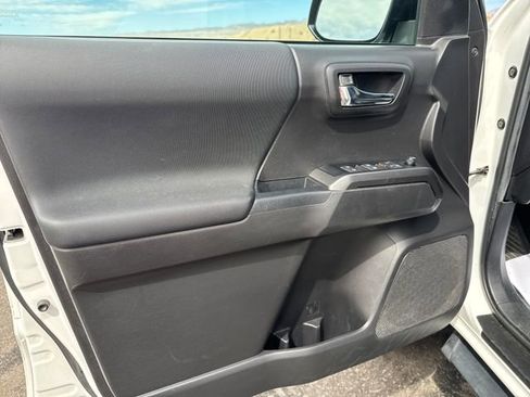 Used 2023 Toyota Tacoma TRD Off-Road image 10