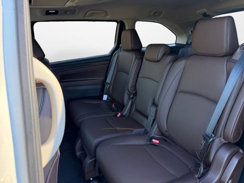 New 2026 Honda Odyssey Touring image 13