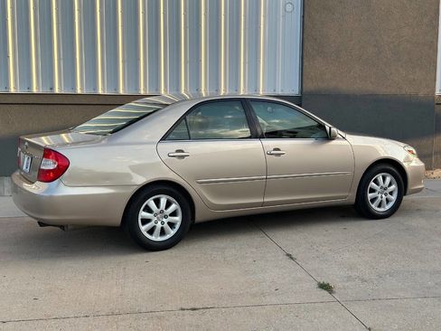 Used 2004 Toyota Camry XLE image 18