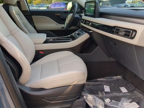 New 2026 Lincoln Aviator 2WD image 25