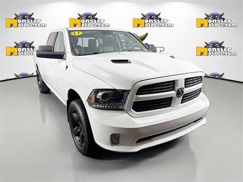 Used 2017 RAM 1500 Sport image 3