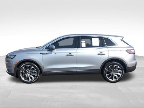 Used 2023 Lincoln Nautilus Reserve AWD/4WD image 5
