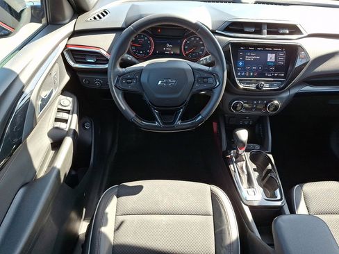 Used 2021 Chevrolet TrailBlazer RS w/ Sun and Liftgate Package AWD/4WD image 16