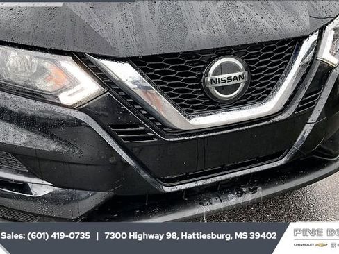 Used 2020 Nissan Rogue Sport SV image 21