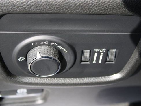 New 2026 Jeep Grand Cherokee Altitude image 12