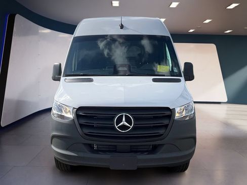 Used 2025 Mercedes-Benz Sprinter 2500 image 6