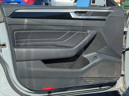 Used 2022 Volkswagen Arteon SE image 13