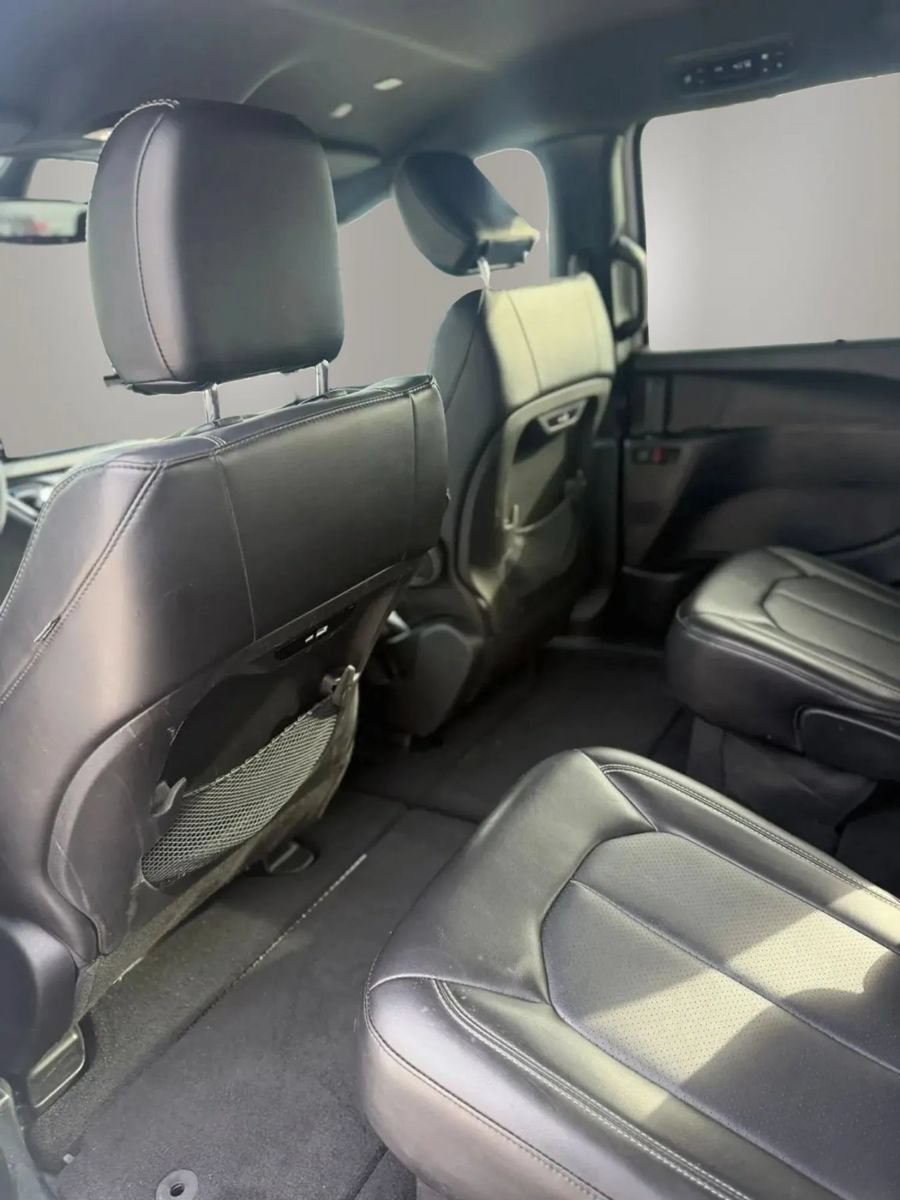 Used 2025 Chrysler Pacifica Select FWD image 17