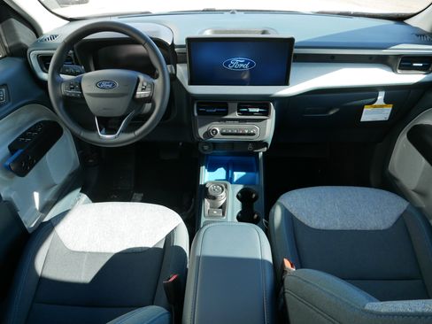 New 2025 Ford Maverick XLT w/ XLT Luxury Package FWD image 8