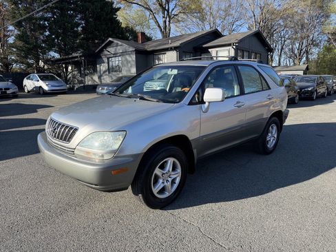 Used 2001 Lexus RX 300 FWD image 2