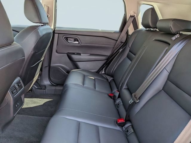 Used 2026 Nissan Rogue SL AWD/4WD image 16