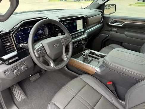 Used 2026 Chevrolet Silverado 1500 High Country w/ Midnight Edition AWD/4WD image 12