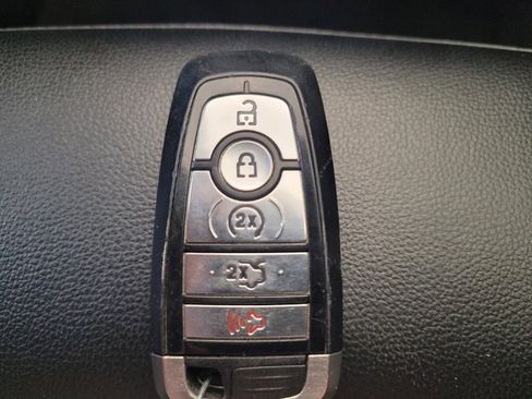 Used 2022 Ford Edge SEL w/ Convenience Package AWD/4WD image 32