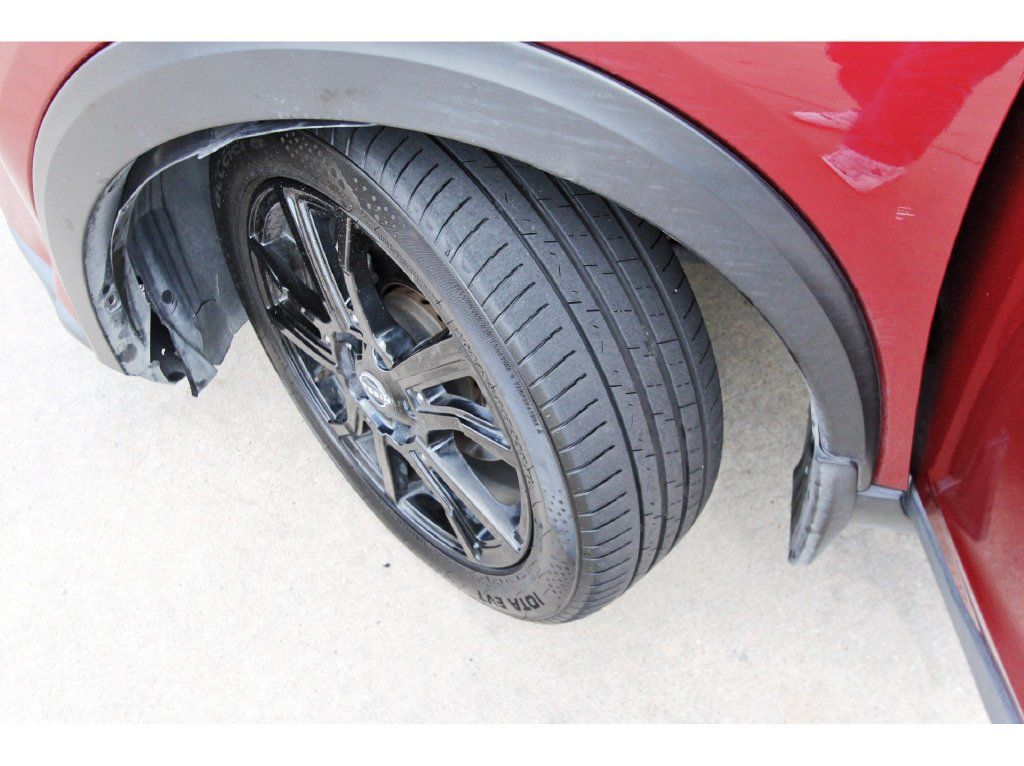 Used 2023 Nissan Kicks SR FWD image 8