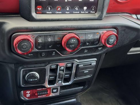Used 2019 Jeep Wrangler Unlimited Rubicon AWD/4WD image 5