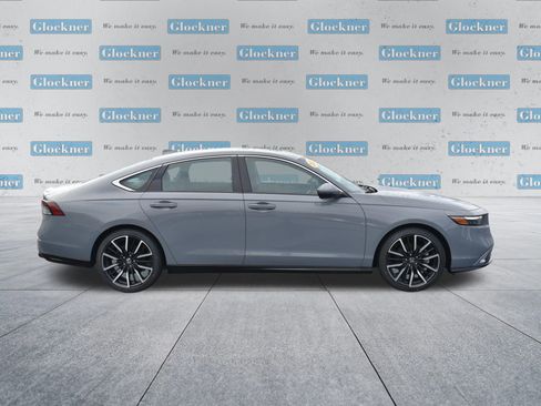 Used 2023 Honda Accord Touring image 4