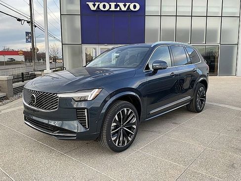 New 2026 Volvo XC90 B5 Plus image 3