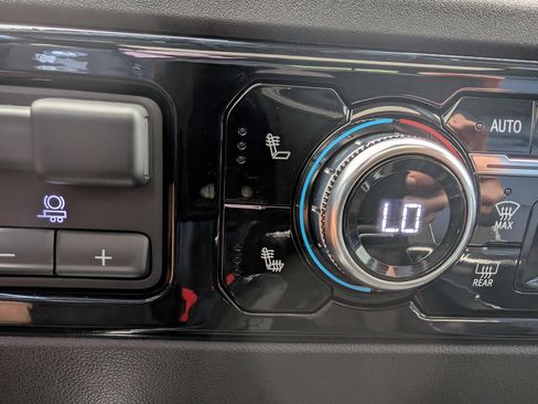 Used 2024 GMC Sierra 1500 Elevation w/ Elevation Premium Package image 33