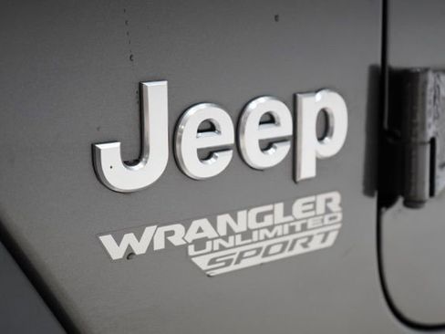 Used 2019 Jeep Wrangler Unlimited Sport S image 11