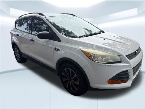 Used 2015 Ford Escape S FWD image 7