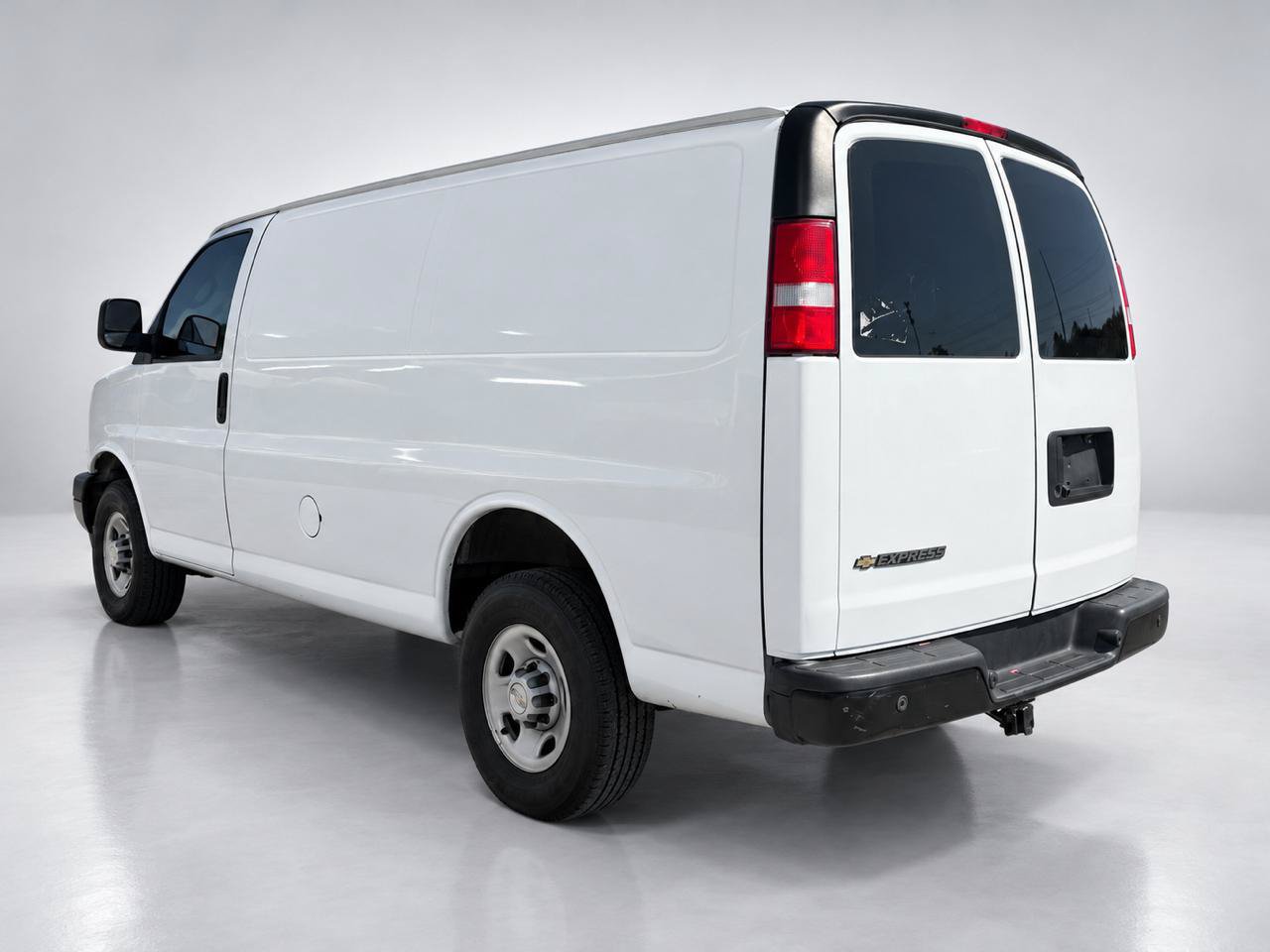 Used 2023 Chevrolet Express 2500 w/ Driver Convenience Package RWD image 3