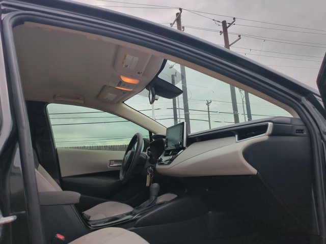 Used 2020 Toyota Corolla LE FWD image 13